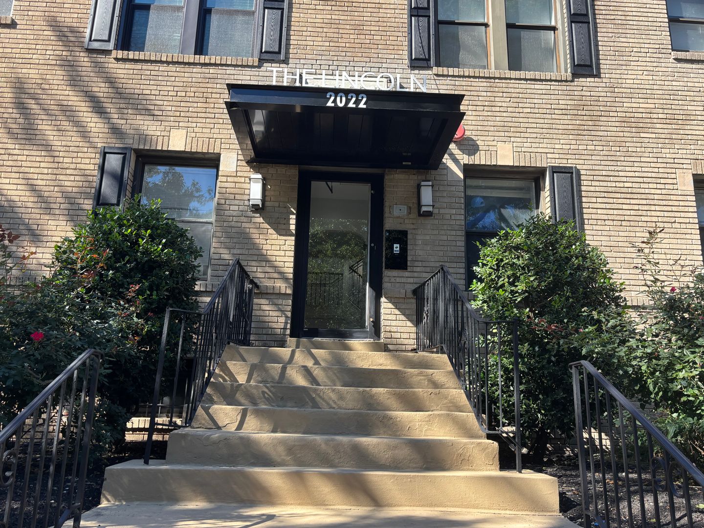 Washington Apartment: 2022 2ND ST NW