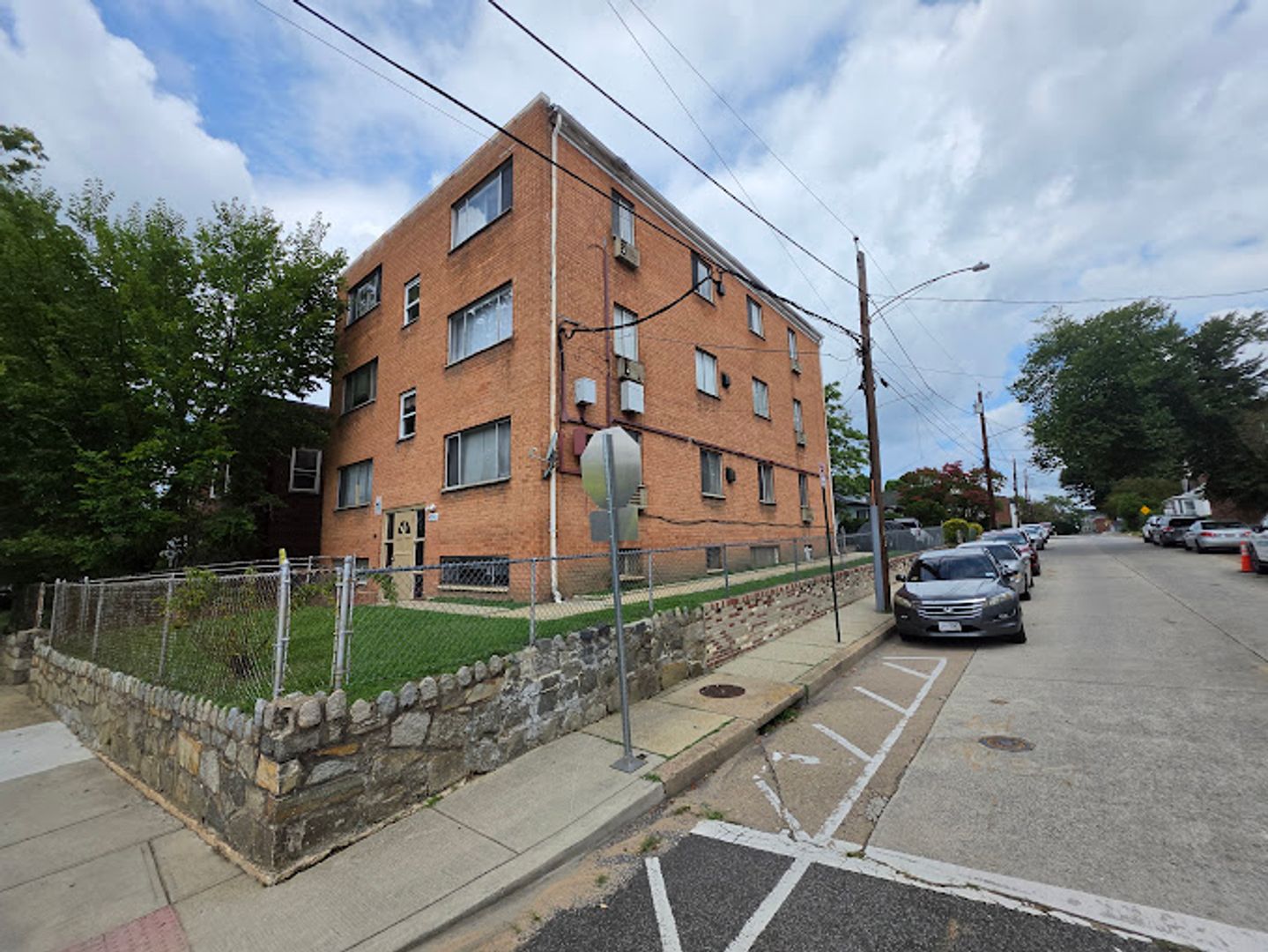 WASHINGTON Apartment: 4340 SHERIFF RD NE