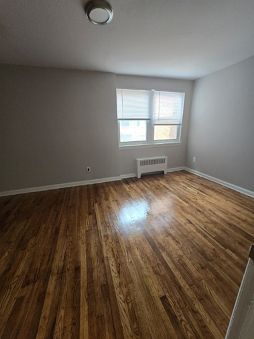 WASHINGTON Apartment: 3008 SHERMAN AVE NW