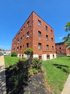 140 Kenilworth Ave NE, 3C – photo 1