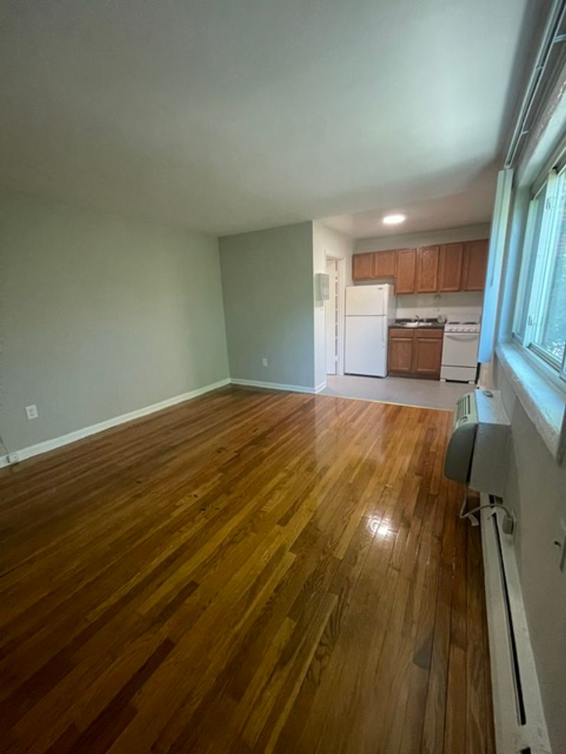 WASHINGTON Apartment: 1111 D ST NE