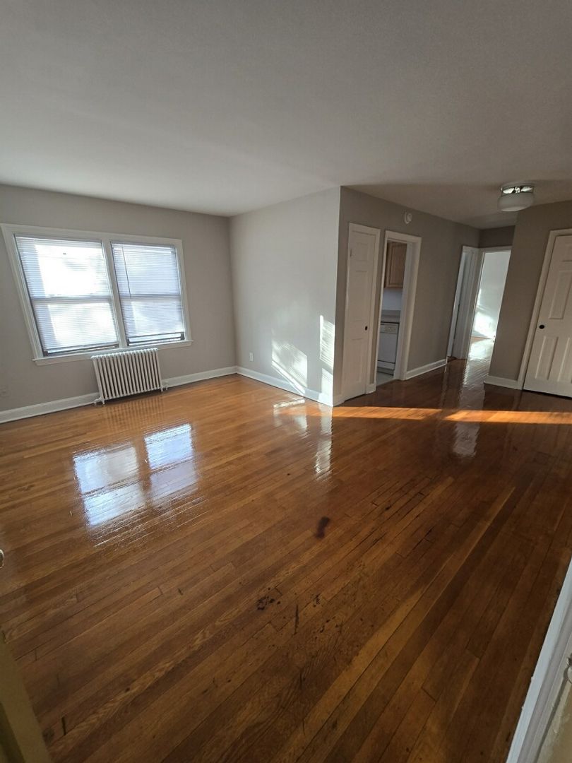 Arlington Apartment: 1210 NORTH QUINN ST.