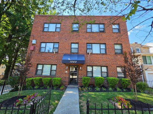 1649 Franklin St., NE, 2 – photo 1