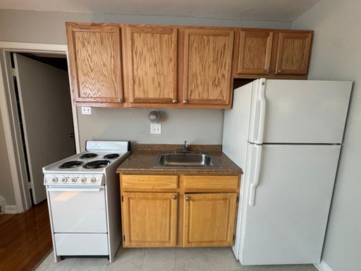 1111 D St., NE, 32 – photo 1