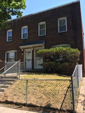 3311 CLAY PL., NE, HOUS – photo 1