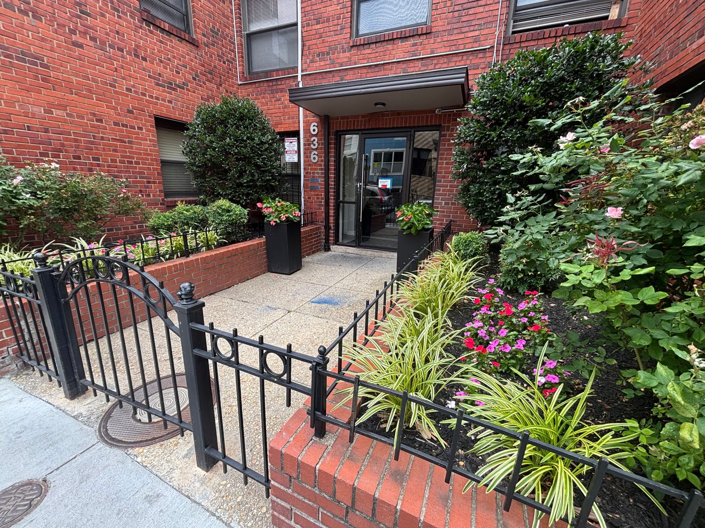 WASHINGTON Apartment: 636 NEWTON PL NW