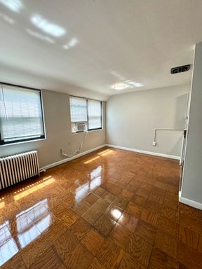 1835 Central Pl., NE, 4 – photo 1