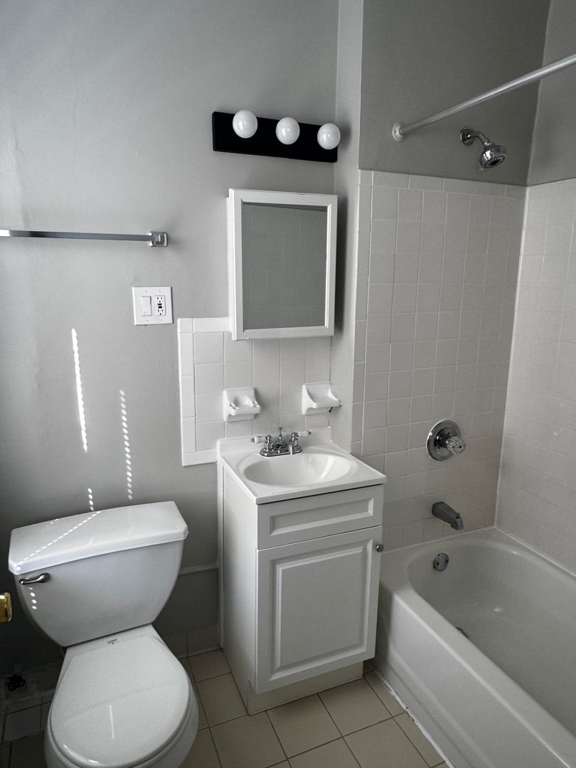 WASHINGTON Apartment: 1321 KENYON ST NW