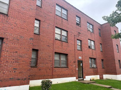 3393 BLAINE ST NE, 1D – photo 1