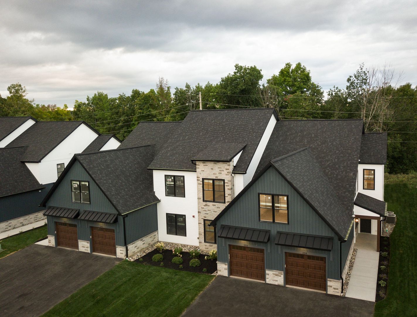 Troy Condo: 101 Beverly Rose Way