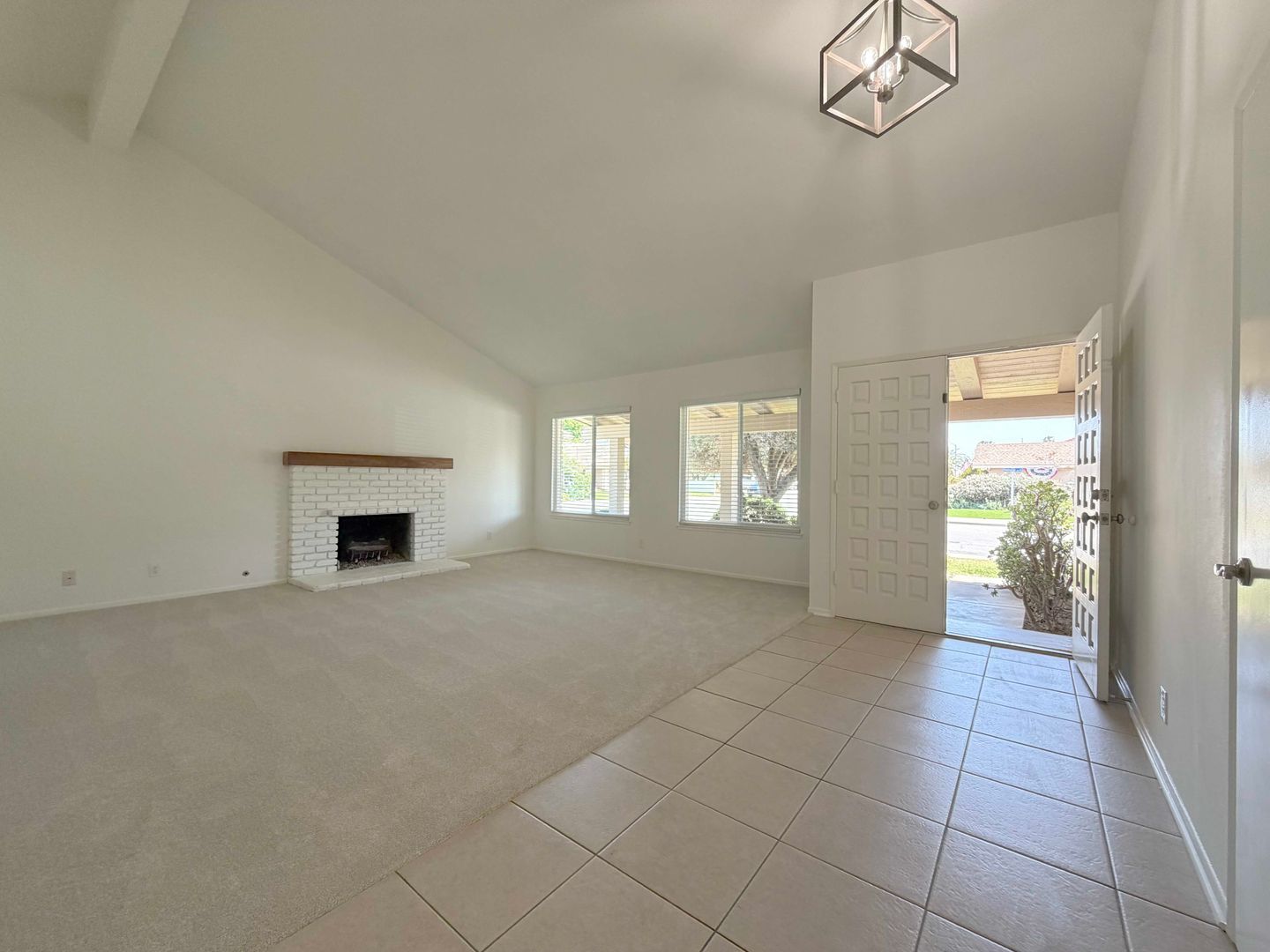 Huntington Beach House: 20771 National Ln
