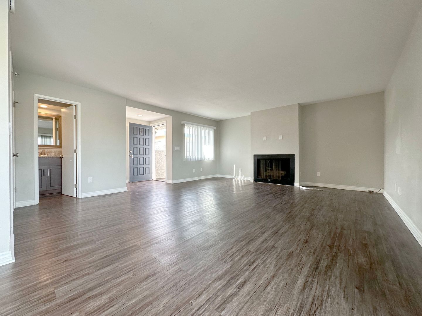 Huntington Beach Apartment: 16941 Hoskins Ln