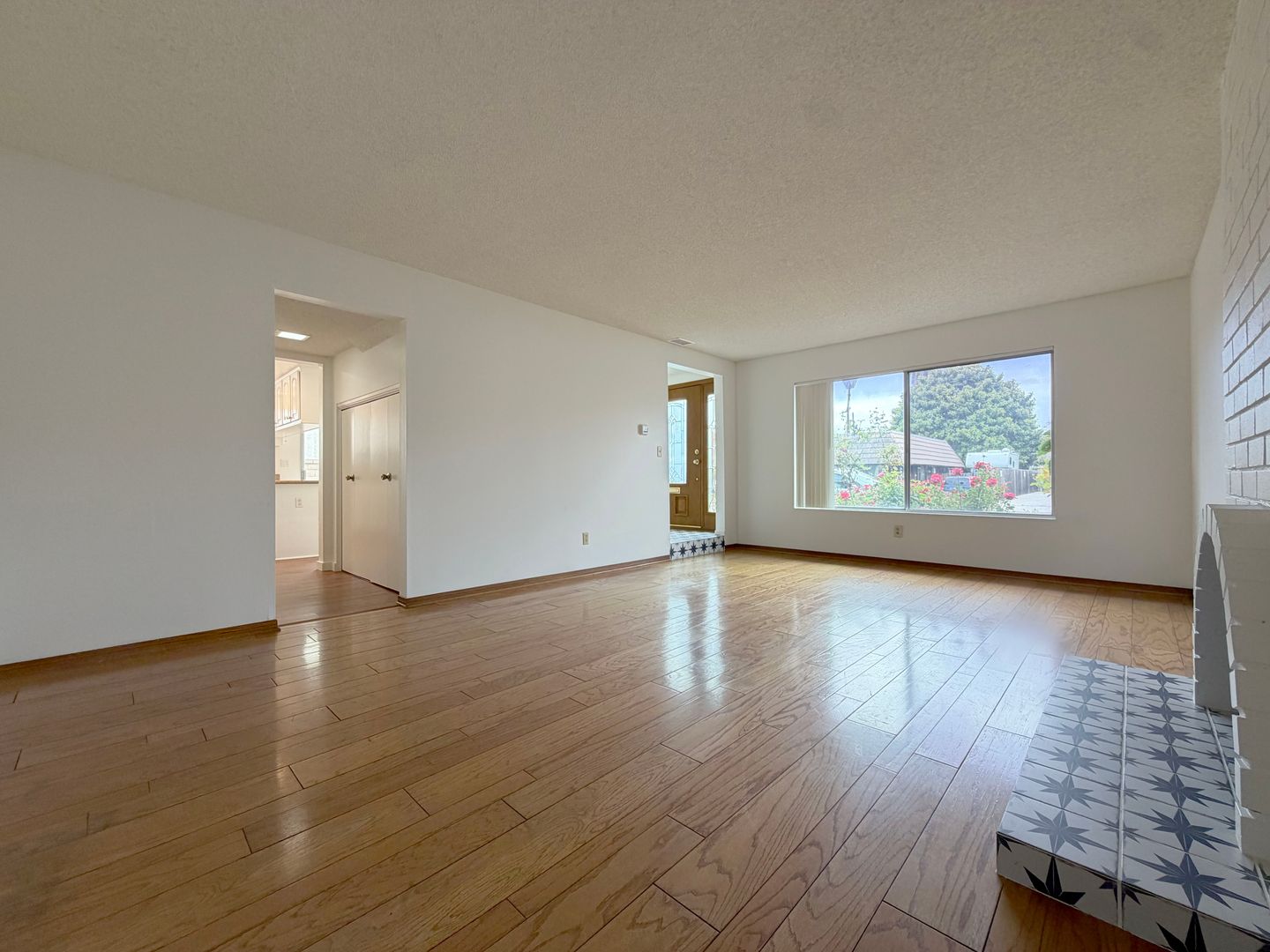 Huntington Beach Apartment: 16851 Blanton Ln.