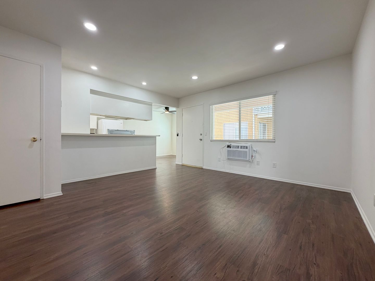 Huntington Beach Apartment: 5051 Dunbar Dr.