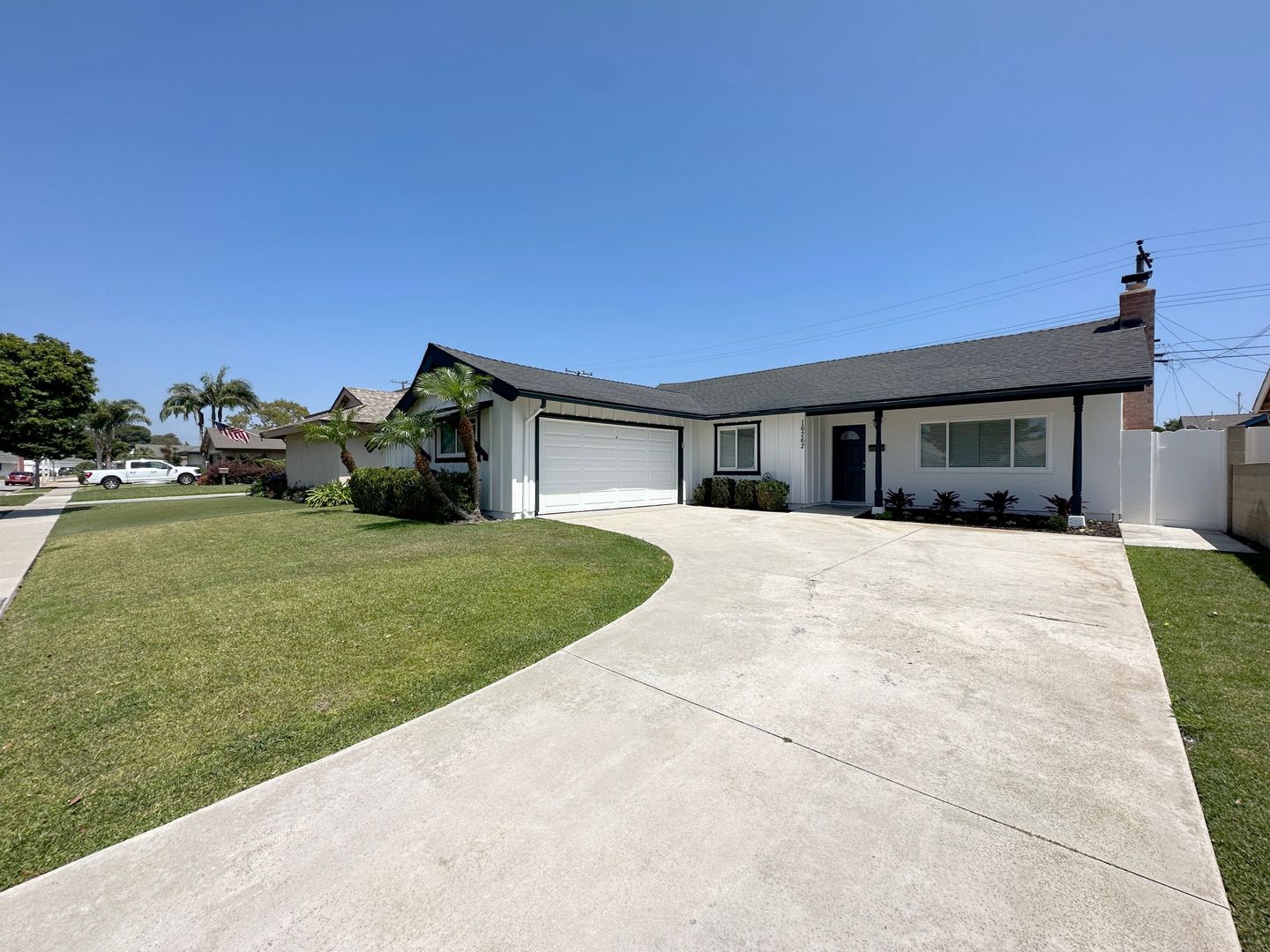 Huntington Beach House: 16262 Hawaii Ln.