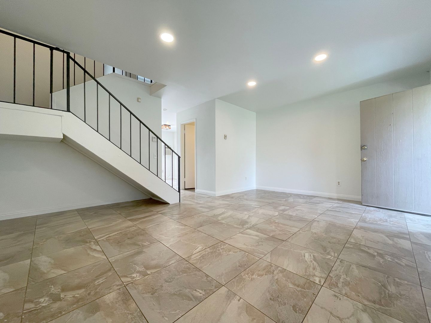 Santa Ana Condo: 631 W. Alton Ave Unit B