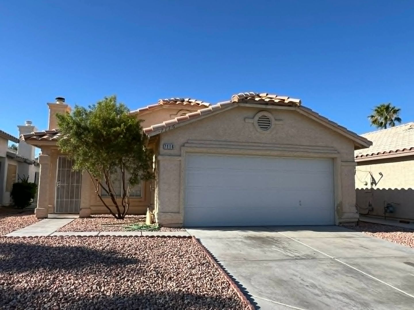 Las Vegas House: 7116 Old Village Ave