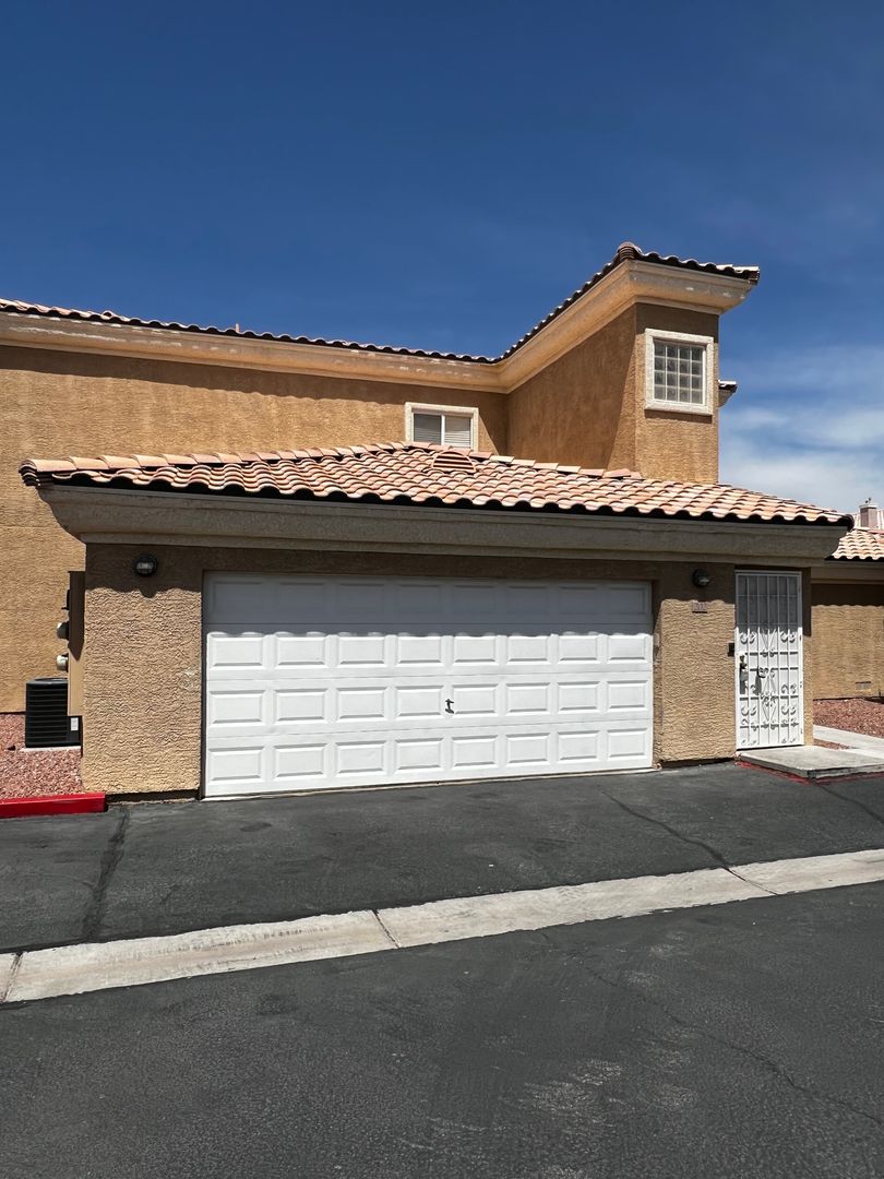Las Vegas Condo: 6905 Cobre Azul Avenue Unit 202
