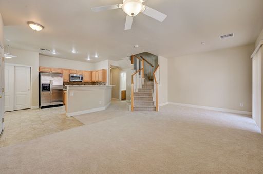 8744 Traveling Breeze Ave, Ut 102, Las Vegas, NV 89178