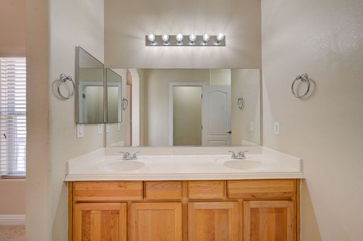 8744 Traveling Breeze Ave, Ut 102, Las Vegas, NV 89178