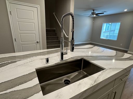 600 N. Carriage Hill Drive Unit 1043, Las Vegas, NV 89138