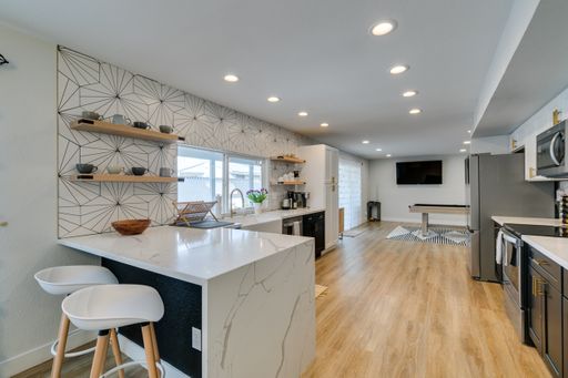 2000 Springview Dr, Las Vegas, NV 89146