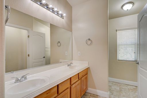 8744 Traveling Breeze Ave, Ut 102, Las Vegas, NV 89178