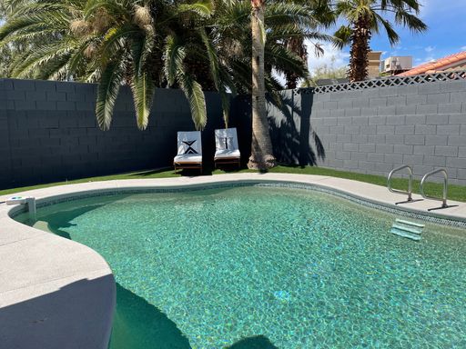 2000 Springview Dr, Las Vegas, NV 89146