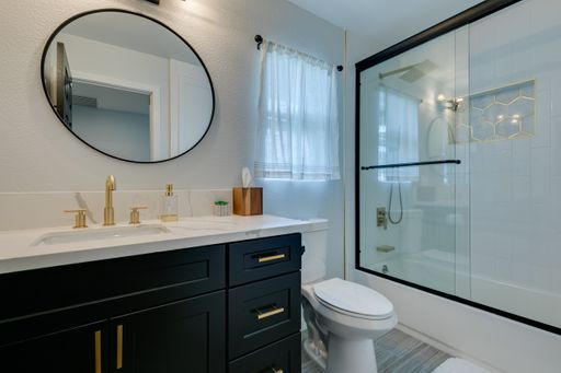 2000 Springview Dr, Las Vegas, NV 89146