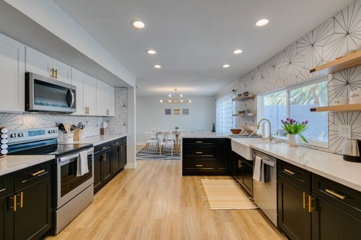 2000 Springview Dr, Las Vegas, NV 89146
