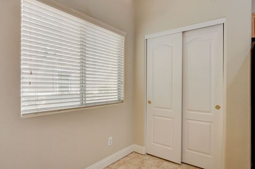8744 Traveling Breeze Ave, Ut 102, Las Vegas, NV 89178