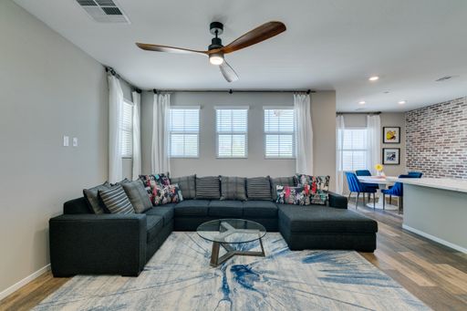 11940 Tomales Bay St, Las Vegas, NV 89138
