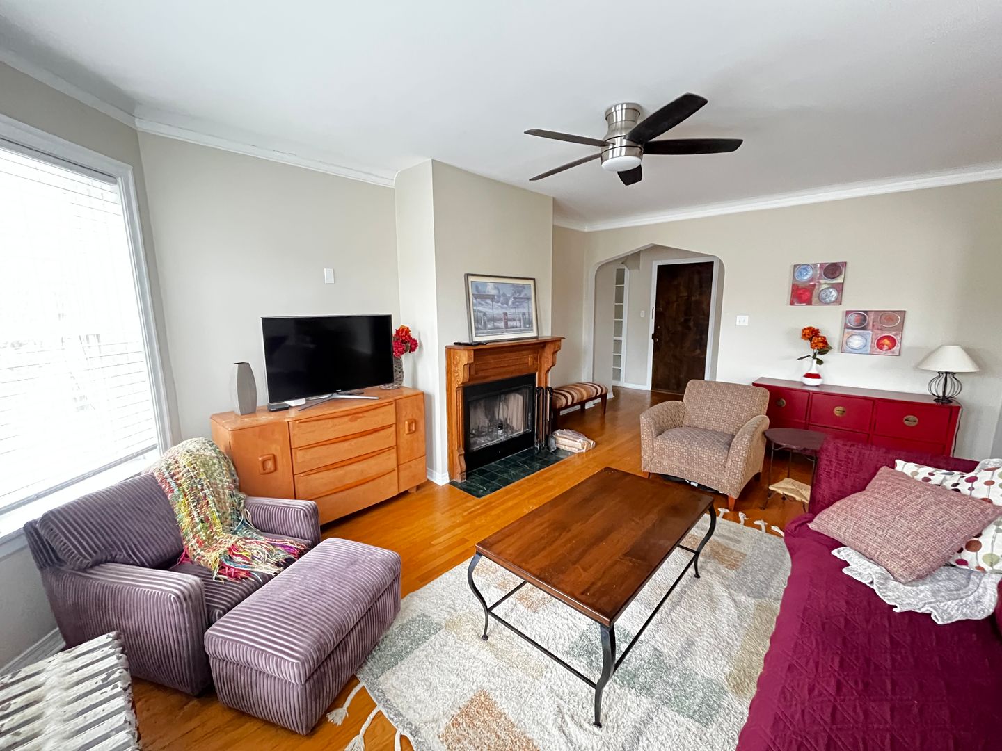 Chicago Apartment: 1221 N LaSalle Drive