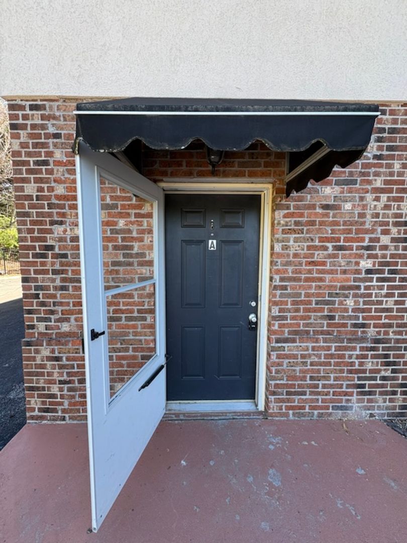 Jefferson City Apartment: 1810 Bishop Avenue