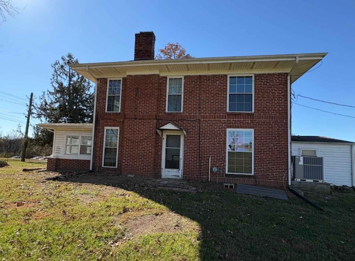 New Market House: 420 W Old AJ Hwy