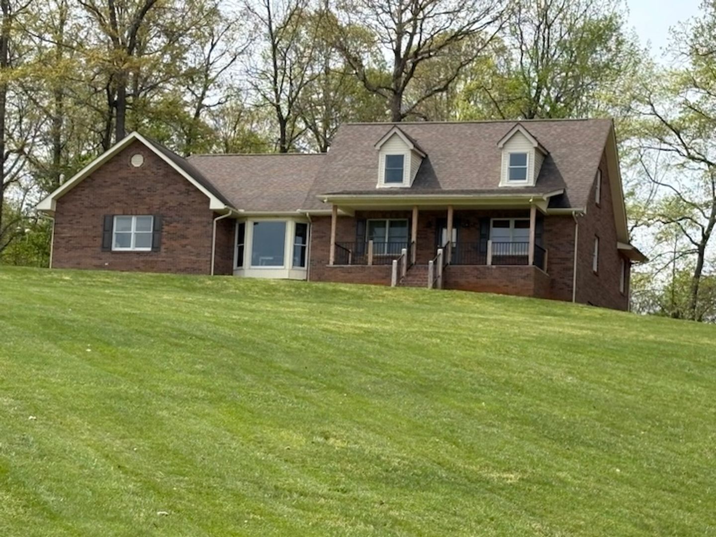 White Pine House: 2737 Hickory Ridge Rd