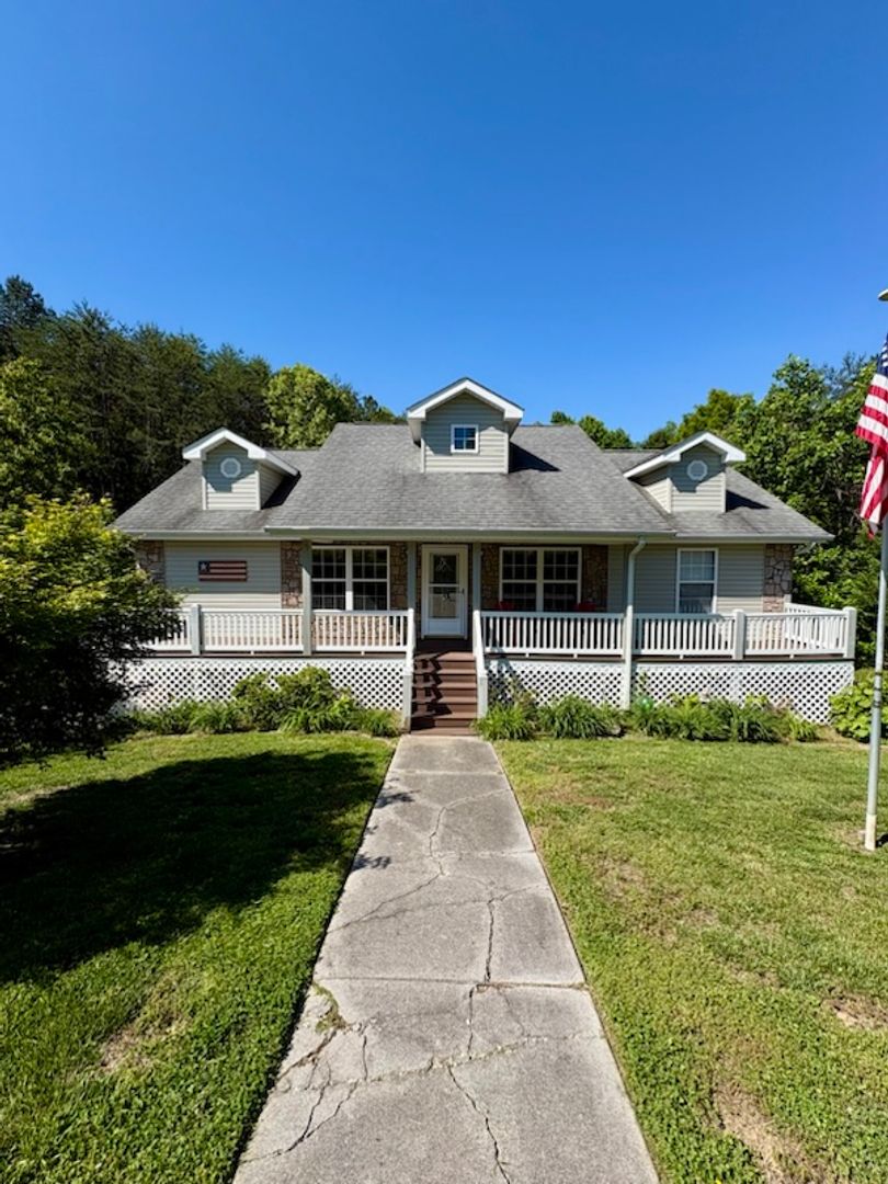 Sevierville House: 160 Burning Oaks Dr