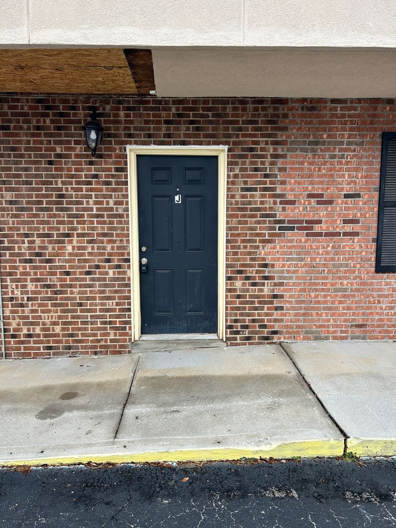 Jefferson City Apartment: 1810 Bishop Avenue