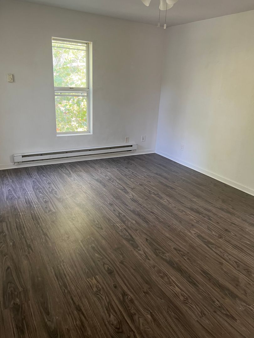 Muncie Apartment: 1300 N Granville