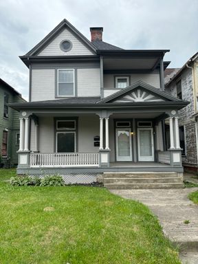 617 E Main St - Downstairs Unit – photo 1