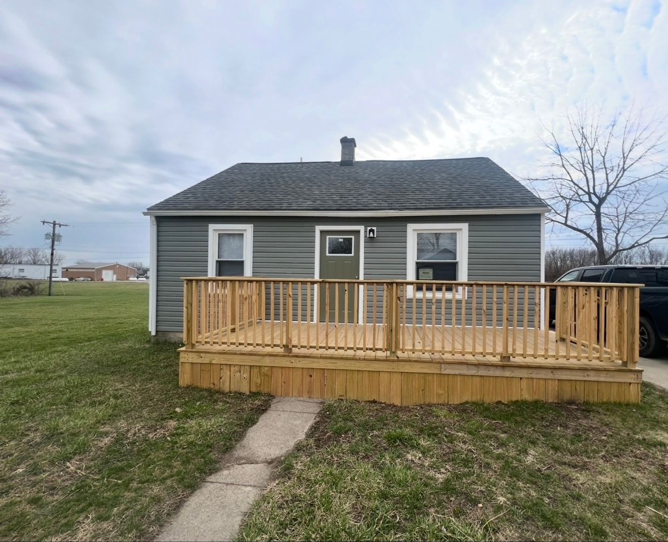 Muncie House: 405 E Cowing Dr