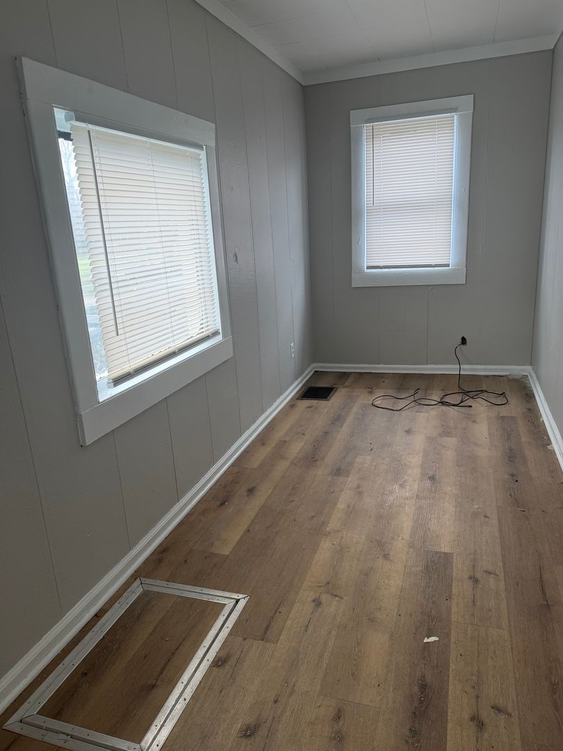 Muncie Apartment: W Charles St