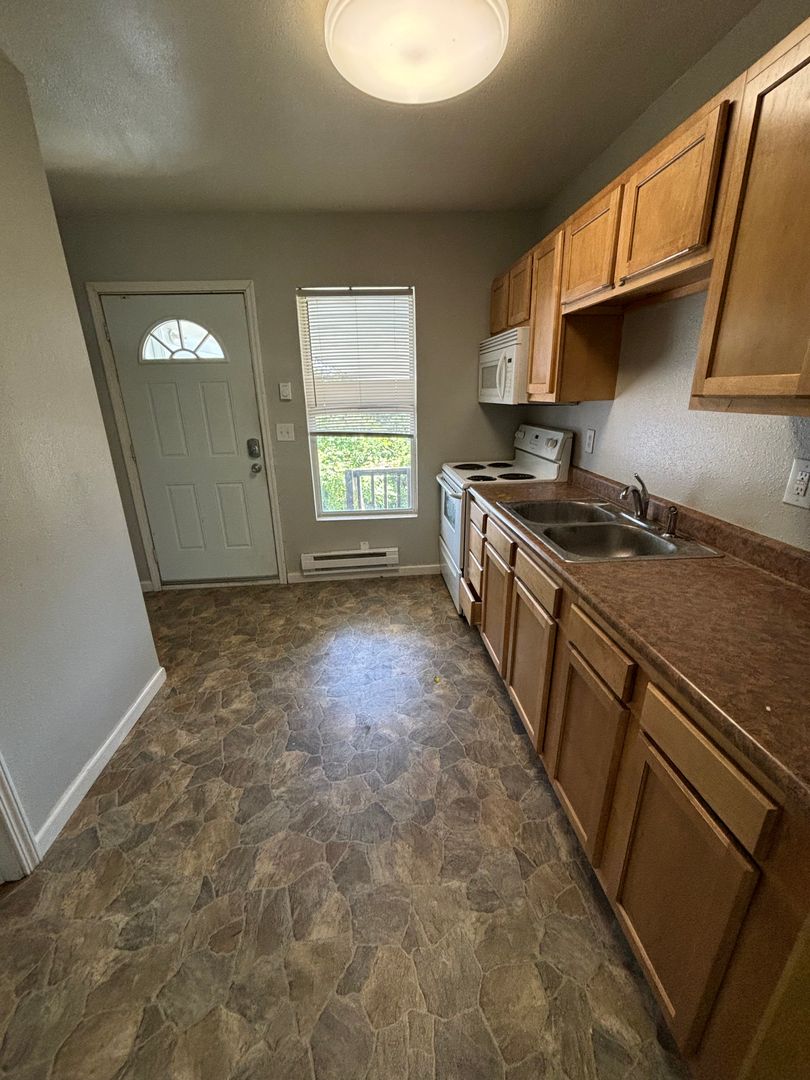 Muncie Apartment: 1300 N Granville