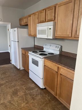1 Bed 1 Bath Rental at 528 E Kohlmetz, Muncie, IN – photo 1