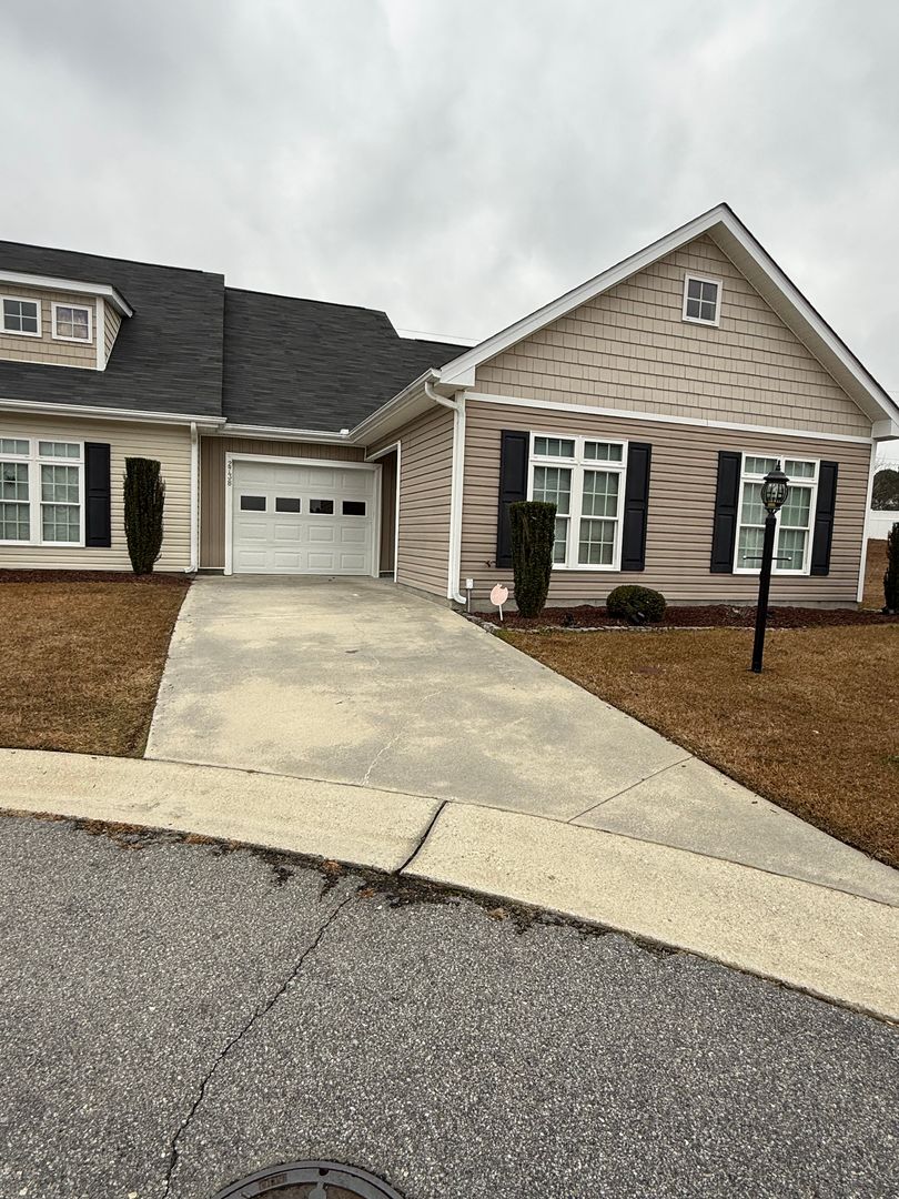 Rocky Mount House: 2738 Shire Lane