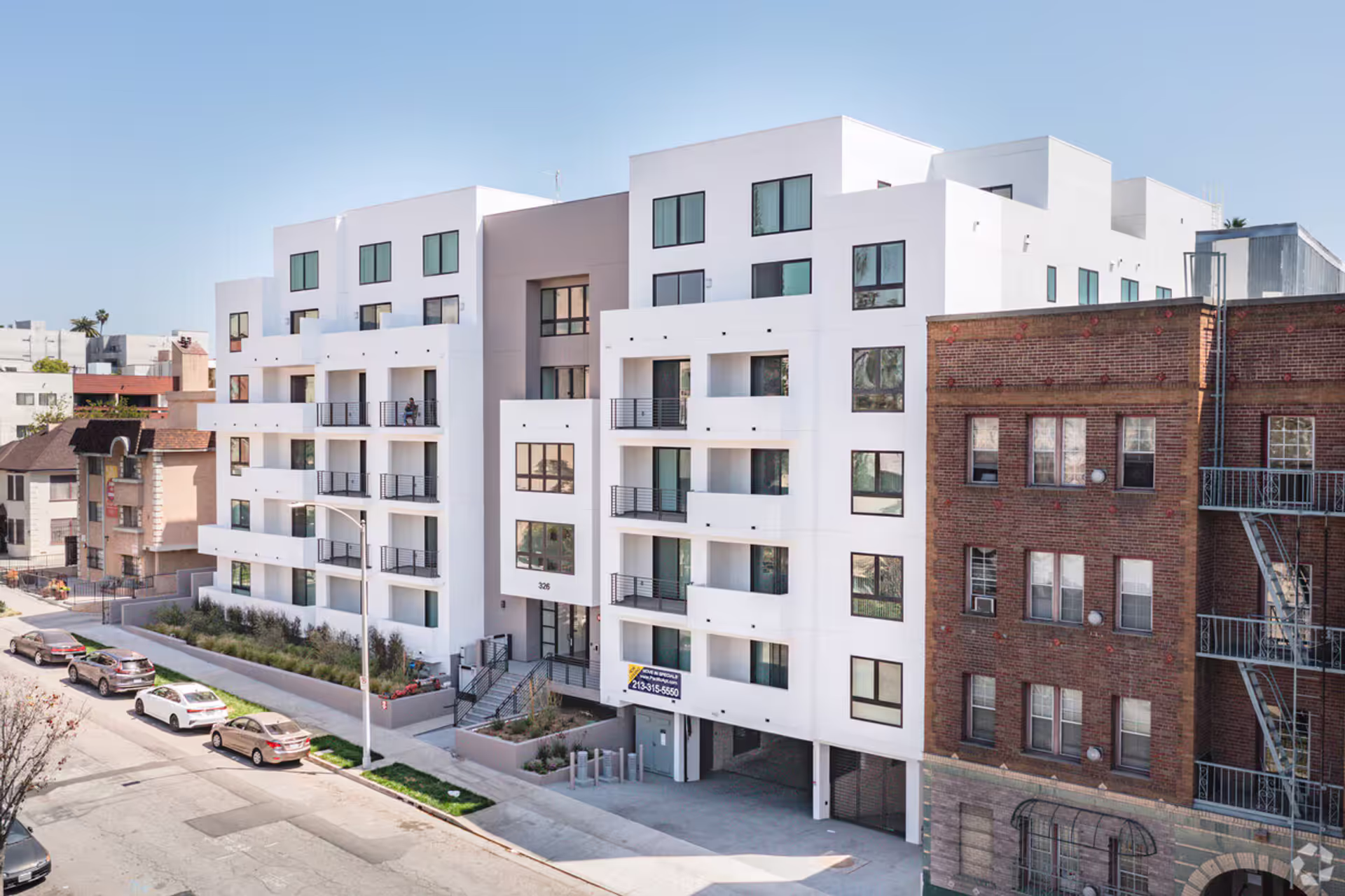 Los Angeles Apartment: 326 S Reno Street