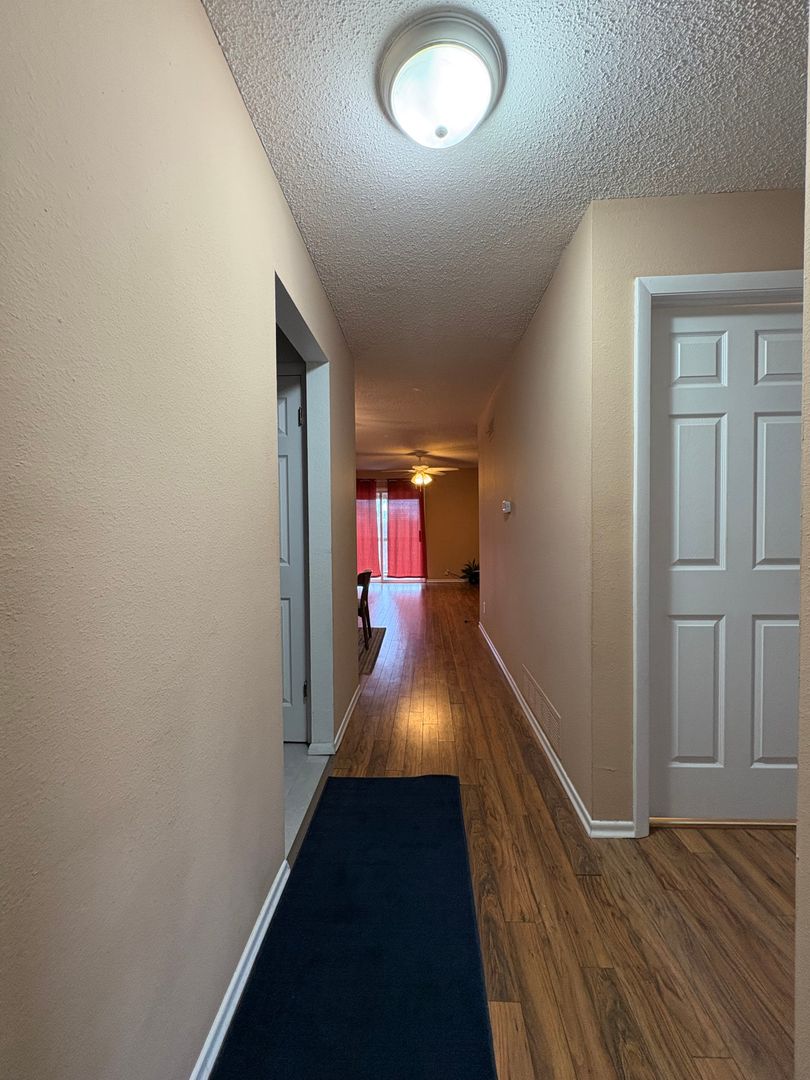 St. Louis Condo: 1233 Guelbreth Ln