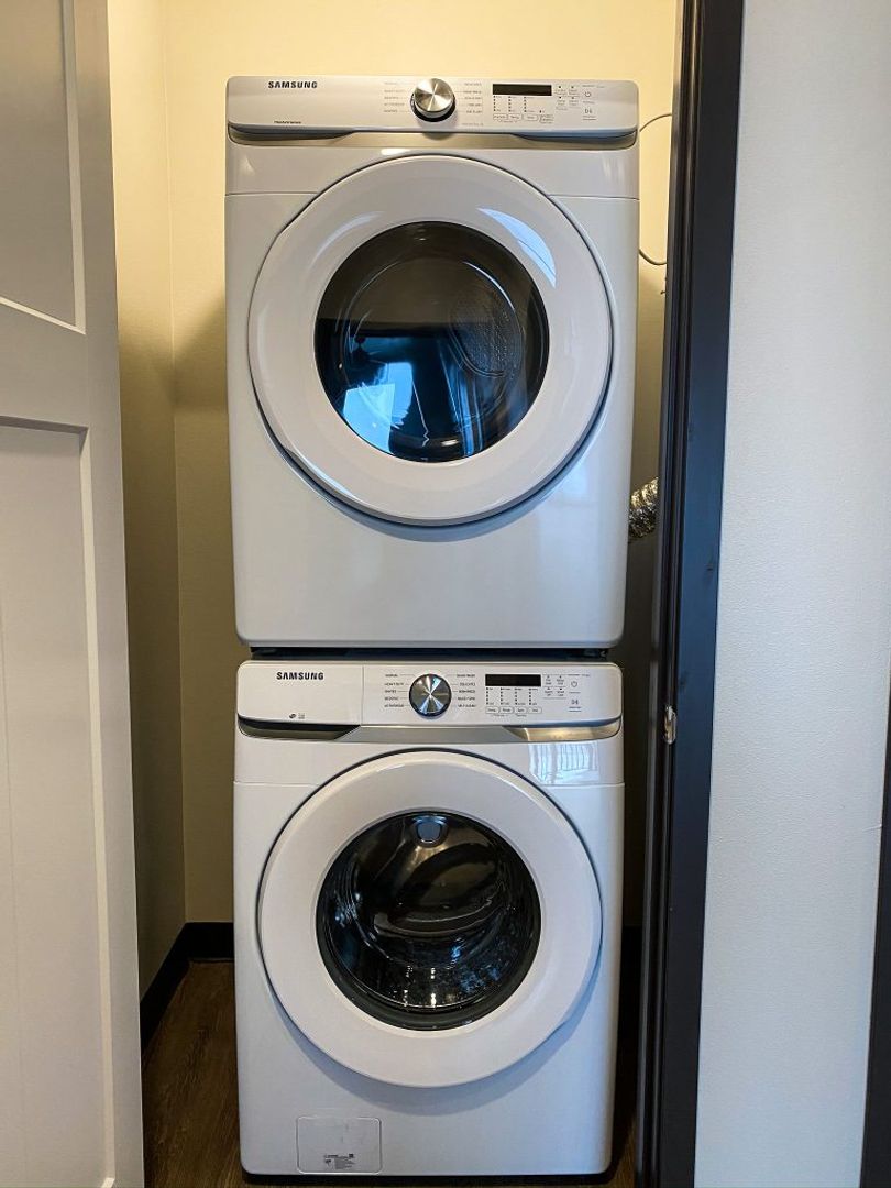 Tiffin Apartment: 1201 Aster Drive