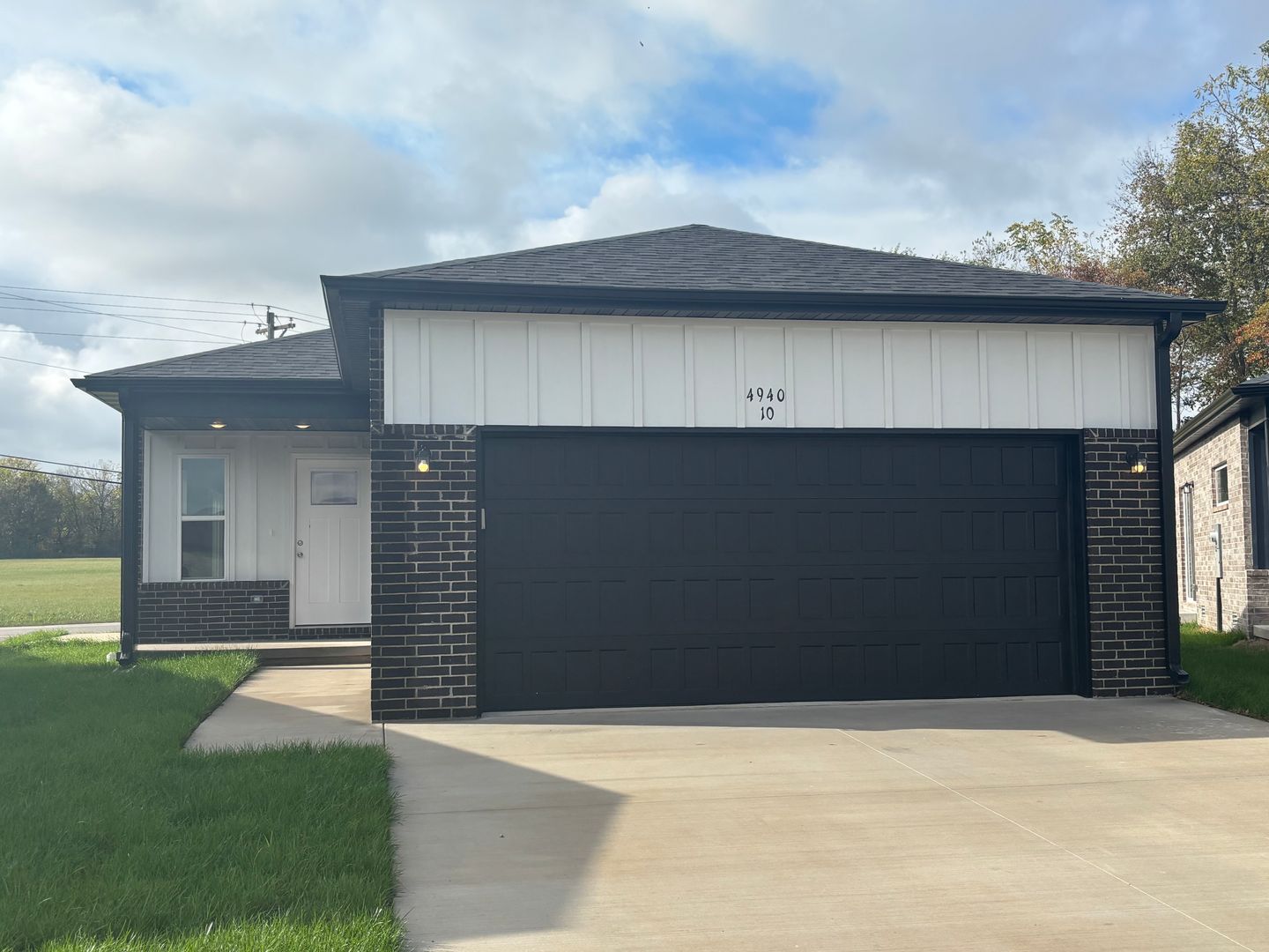 Springfield Apartment: 4940 West Minota Street