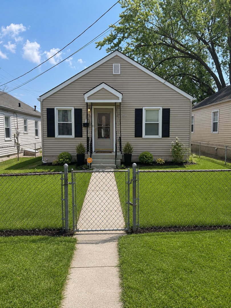 Louisville House: 4403 Gatewood Ave